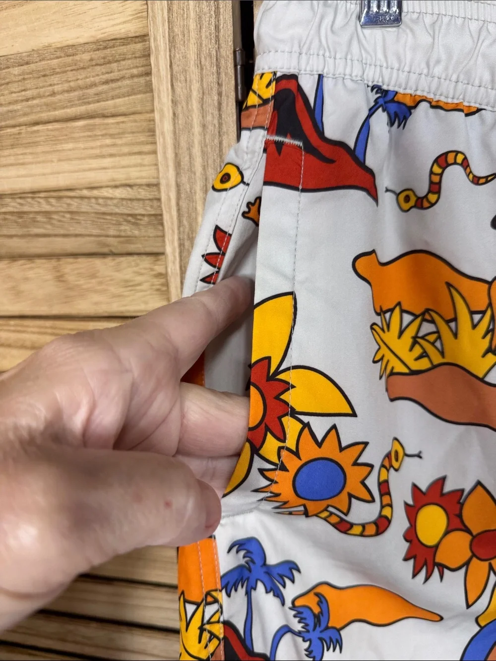 Neff Swim Trunks Men's White Tropical Print Mushroom Pockets Size M